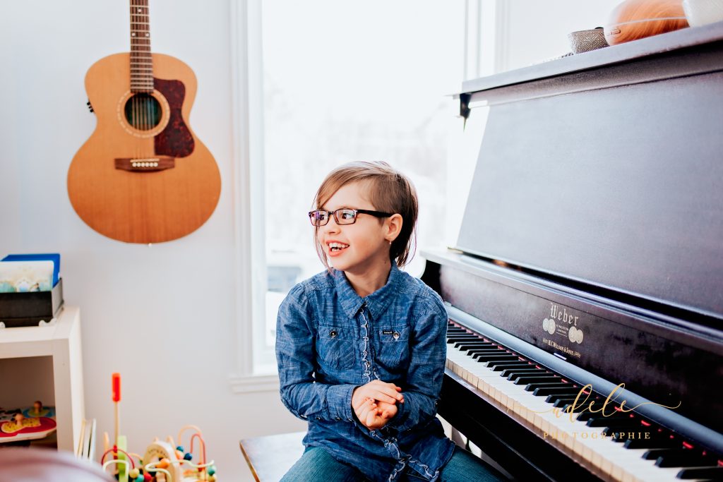 Élia au Piano